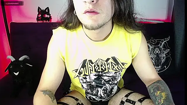 Snapshot of blckwolf_6 chatting on February 2025 08:25:01 PM blckwolf 6 online show from February 2025 08:25:01 PM