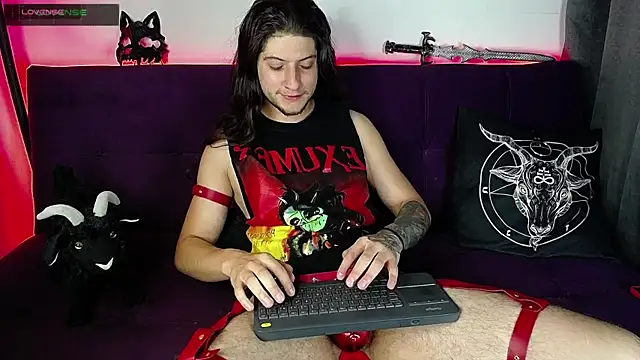 Snapshot of blckwolf_6 chatting on February 2025 09:05:02 PM blckwolf 6 online show from February 2025 09:05:02 PM