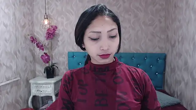 Snapshot of MadelineDoll chatting on January 2025 01:01:01 PM MadelineDoll online show from January 2025 01:01:01 PM