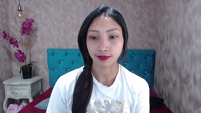 Snapshot of MadelineDoll chatting on January 2025 01:08:01 PM MadelineDoll online show from January 2025 01:08:01 PM