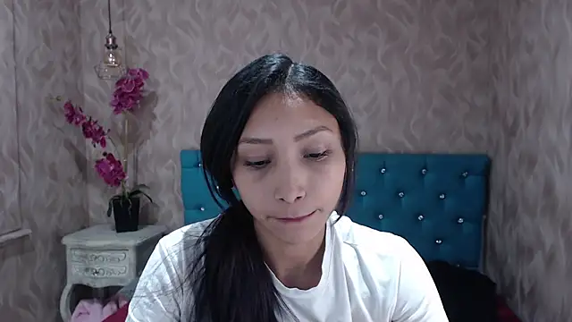 Snapshot of MadelineDoll chatting on January 2025 07:15:01 PM MadelineDoll online show from January 2025 07:15:01 PM
