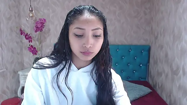 Snapshot of MadelineDoll chatting on February 2025 04:02:01 PM MadelineDoll online show from February 2025 04:02:01 PM
