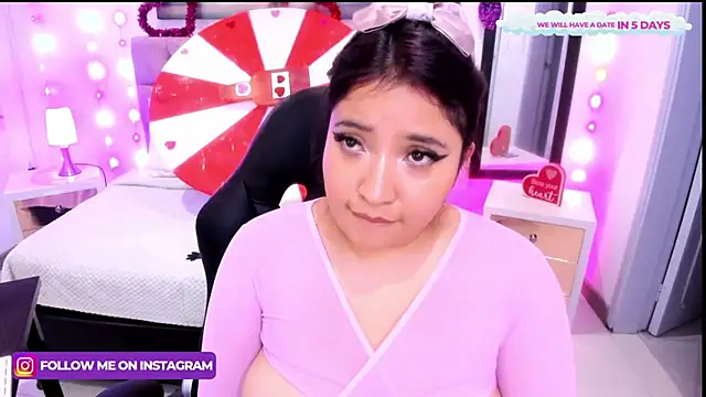 Emma monserrat online show from February 2025 06:33:02 AM