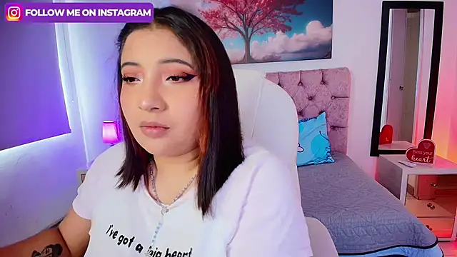 Emma monserrat online show from September 2025 07:41:01 PM