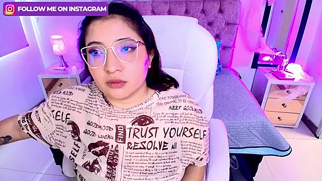 Emma monserrat online show from October 2025 07:34:01 PM