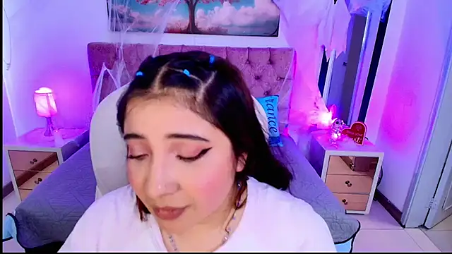 Emma monserrat online show from October 2025 07:25:02 PM