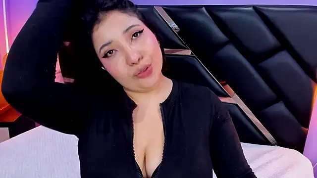 Emma monserrat online show from July 2026 11:38:02 AM