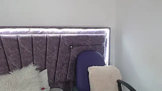 Snapshot of Penelope_Fox14 chatting on September 2025 12:51:01 PM Penelope Fox14 online show from September 2025 12:51:01 PM