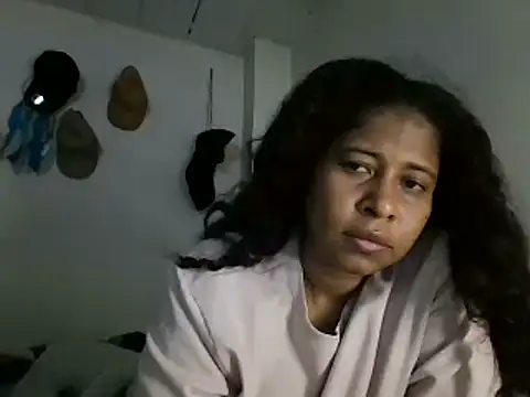 Snapshot of Ivon-09 chatting on February 2025 10:48:01 PM Ivon-09 online show from February 2025 10:48:01 PM