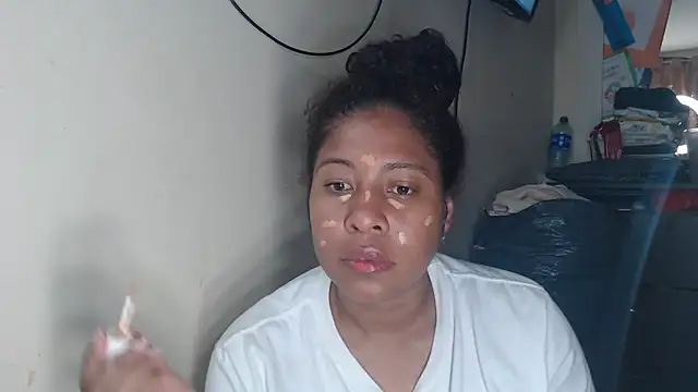 Snapshot of Ivon-09 chatting on March 2025 02:04:02 PM Ivon-09 online show from March 2025 02:04:02 PM
