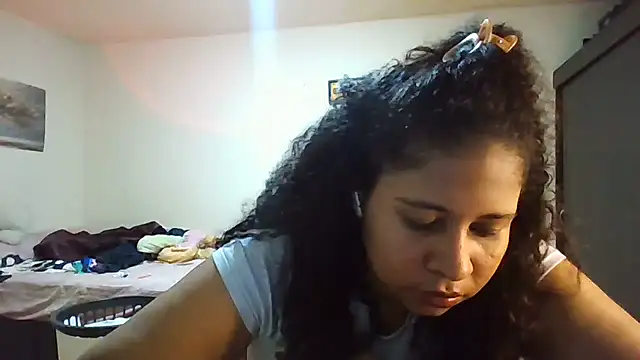 Snapshot of Ivon-09 chatting on July 2026 11:33:02 PM Ivon-09 online show from July 2026 11:33:02 PM