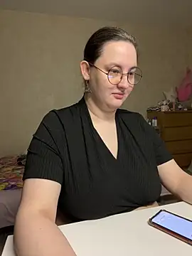 Snapshot of hungry1bunny chatting on May 2026 04:37:02 PM hungry1bunny online show from May 2026 04:37:02 PM