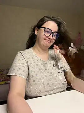 Snapshot of hungry1bunny chatting on May 2026 04:48:01 PM hungry1bunny online show from May 2026 04:48:01 PM