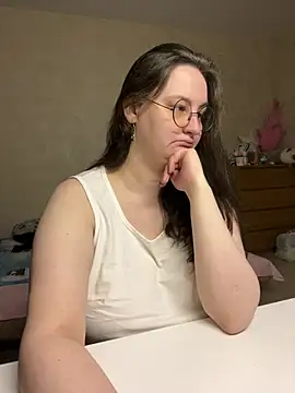 Snapshot of hungry1bunny chatting on May 2026 03:44:02 PM hungry1bunny online show from May 2026 03:44:02 PM