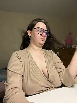 Snapshot of hungry1bunny chatting on May 2026 06:15:02 PM hungry1bunny online show from May 2026 06:15:02 PM