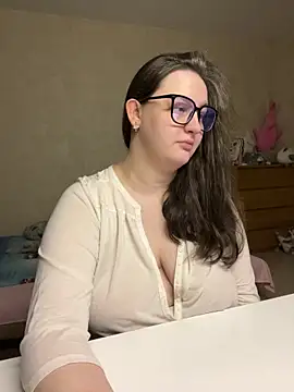 Snapshot of hungry1bunny chatting on May 2026 05:17:02 PM hungry1bunny online show from May 2026 05:17:02 PM