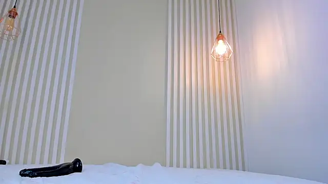 annawelk  online show from February 2025 03:28:02 PM