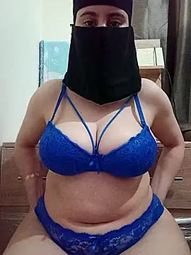 Snapshot of Arabic-Rose chatting on February 2025 07:05:01 PM Arabic-Rose online show from February 2025 07:05:01 PM