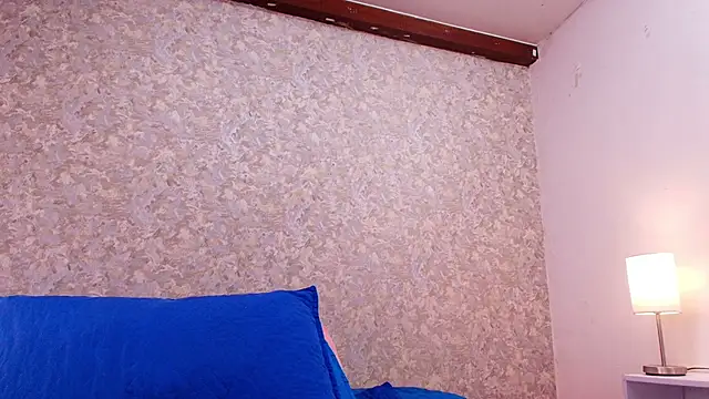 nicol f online show from February 2025 07:17:01 PM