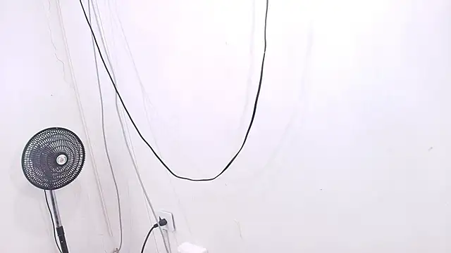 nicol f online show from October 2025 07:25:02 PM