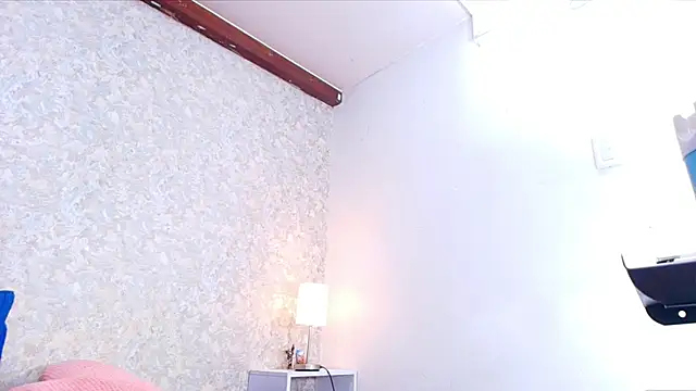 nicol f online show from November 2025 03:07:01 AM