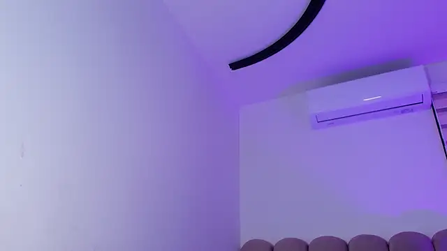 nicol f online show from March 2026 03:35:02 AM