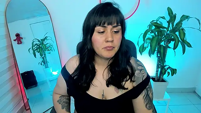 Snapshot of GretaX-X chatting on December 2024 05:22:02 PM GretaX-X online show from December 2024 05:22:02 PM