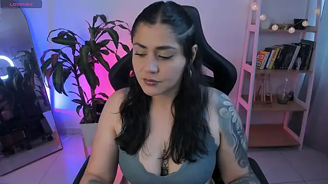 Snapshot of GretaX-X chatting on January 2026 10:47:02 PM GretaX-X online show from January 2026 10:47:02 PM