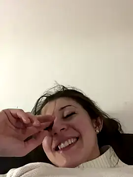 Snapshot of vienncica chatting on December 2024 11:07:01 PM vienncica online show from December 2024 11:07:01 PM