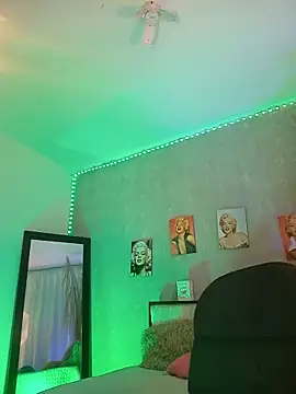 nahiarapalmer19 online show from September 2025 10:43:01 PM