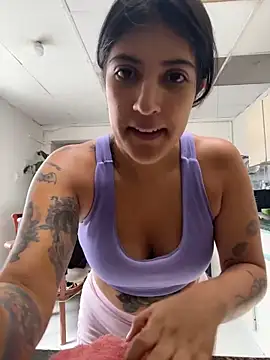 Afroditapoloo online show from June 2026 05:41:01 PM