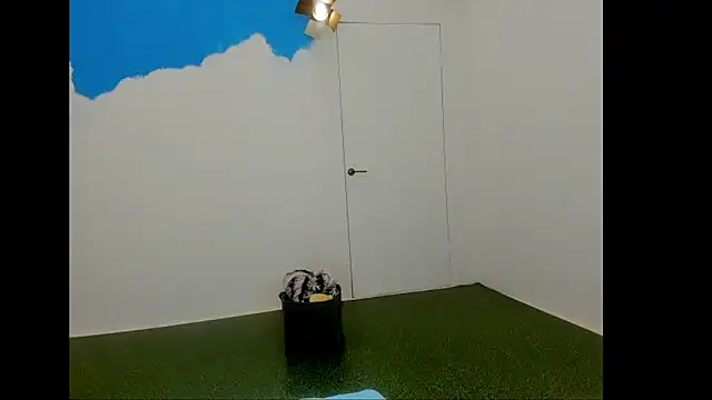 YourSuperModel online show from April 2026 04:37:01 PM