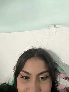 ValenSuarez25 online show from June 2026 11:14:01 PM