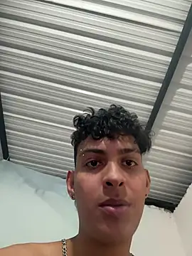ValenSuarez25 online show from June 2026 12:55:02 AM
