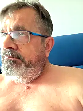 axecoman60 online show from March 2026 11:05:02 AM