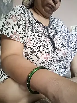 Snapshot of Kavya_kapoor chatting on June 2026 02:05:02 AM Kavya kapoor online show from June 2026 02:05:02 AM