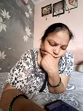 Snapshot of Kavya_kapoor chatting on June 2026 04:33:01 AM Kavya kapoor online show from June 2026 04:33:01 AM