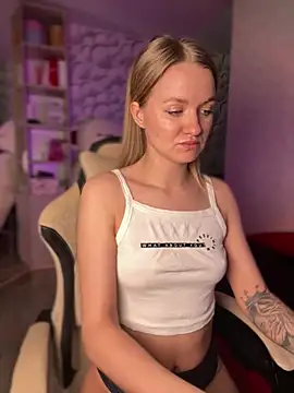 Devill Angel  online show from February 2025 04:02:01 PM