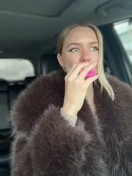 Devill Angel  online show from January 2026 10:18:02 AM