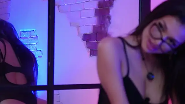 Snapshot of AngelinaCapri chatting on January 2025 11:45:01 PM AngelinaCapri online show from January 2025 11:45:01 PM