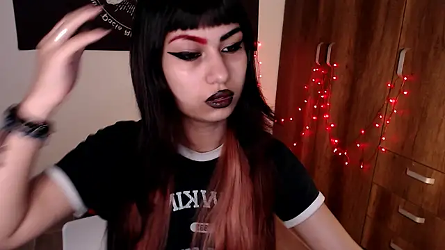 Little-Lucifer online show from April 2026 05:21:01 PM