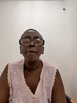 Snapshot of mamakarma1403 chatting on June 2026 05:12:01 AM mamakarma1403 online show from June 2026 05:12:01 AM