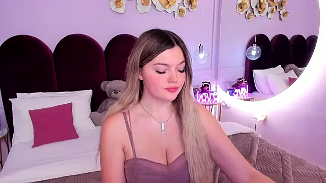 ZaraBloom online show from February 2026 03:21:01 PM