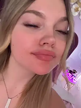 ZaraBloom online show from March 2026 03:33:01 AM