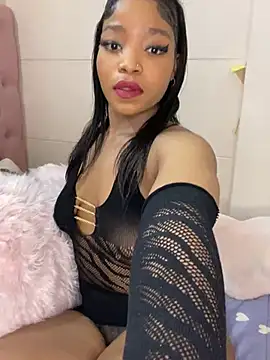ItsLeyaa online show from December 2024 09:54:02 PM