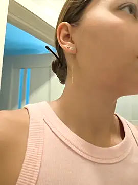 AliceBrayan online show from September 2025 05:33:01 AM