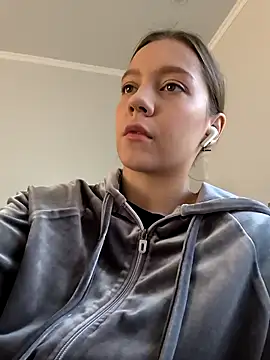 AliceBrayan online show from October 2025 05:03:02 AM