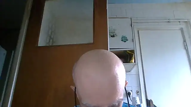 Snapshot of mariusica1@xh chatting on June 2026 04:23:01 PM mariusica1xh online show from June 2026 04:23:01 PM