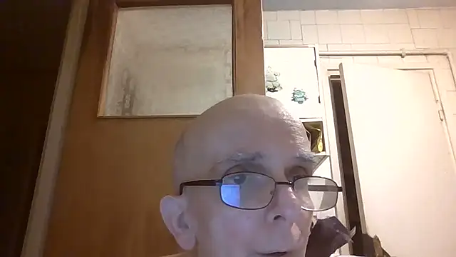 Snapshot of mariusica1@xh chatting on June 2026 01:14:02 AM mariusica1xh online show from June 2026 01:14:02 AM