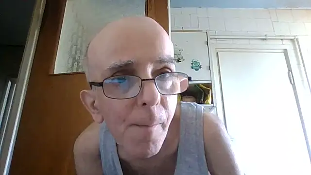 Snapshot of mariusica1@xh chatting on June 2026 06:38:01 AM mariusica1xh online show from June 2026 06:38:01 AM